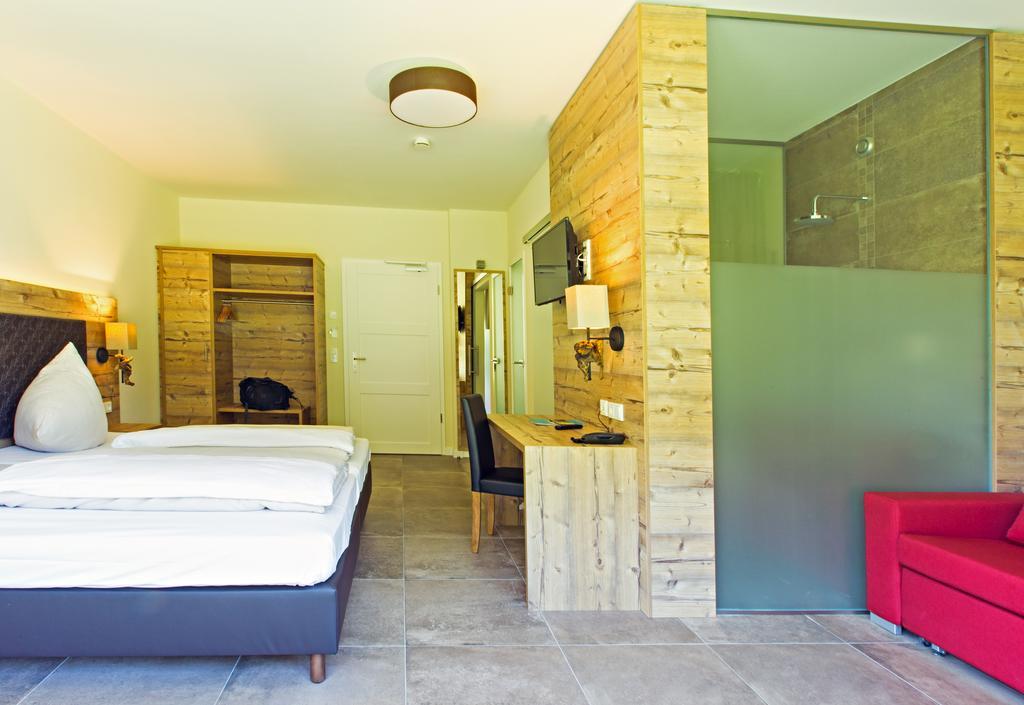 Landhotel Weihermuehle Thaleischweiler-Froschen 객실 사진