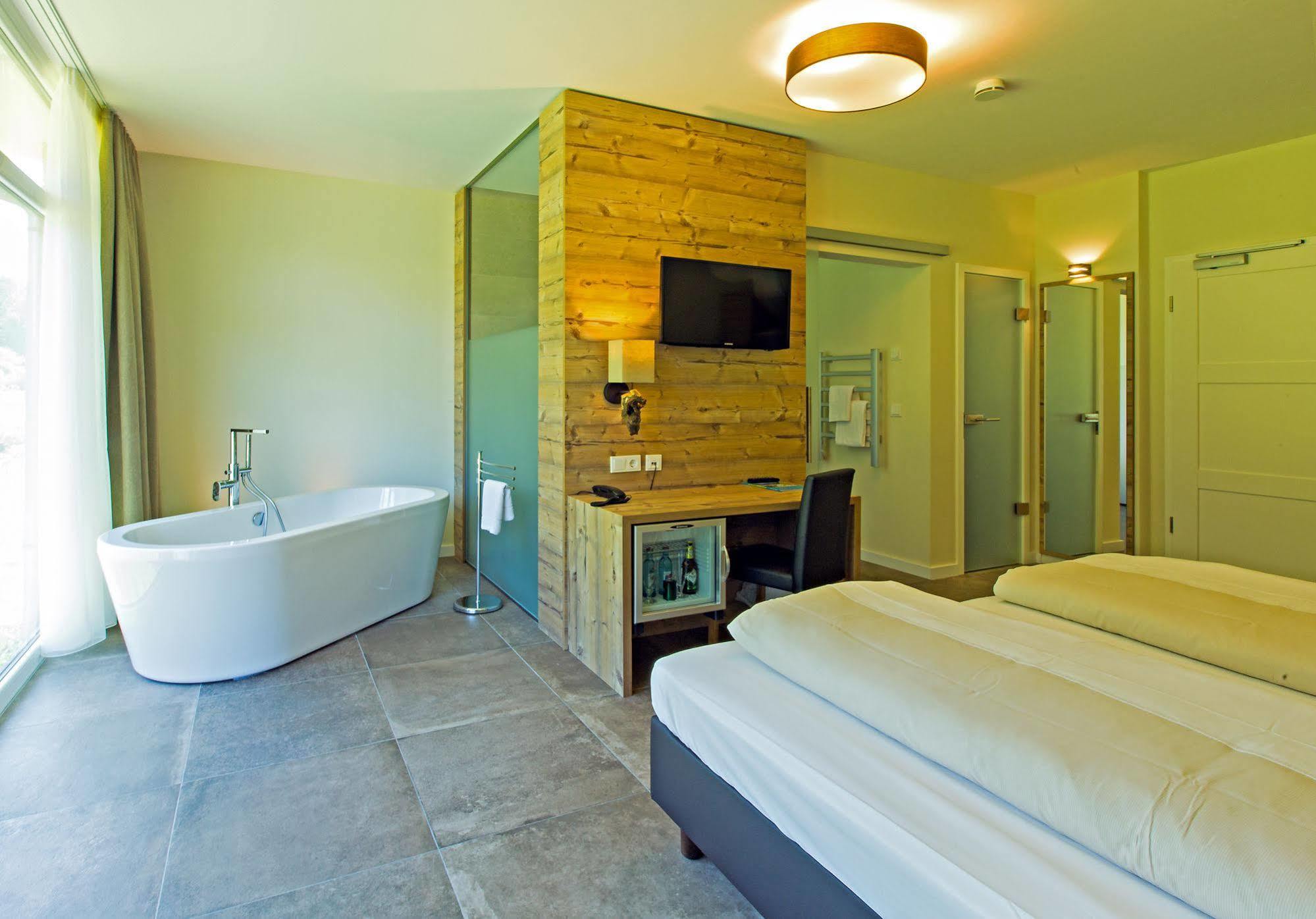 Landhotel Weihermuehle Thaleischweiler-Froschen 외부 사진